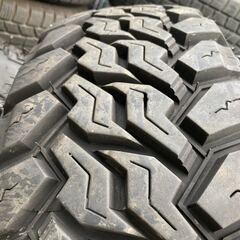 MTタイヤホワイトレター4本セット!!MONSTA MUD WARRIOR◆215/70R16 残り溝8～9分山程度!!デリカD5 エクストレイル リフトアップハイエースの画像