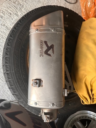 akrapovic マフラー　未使用品