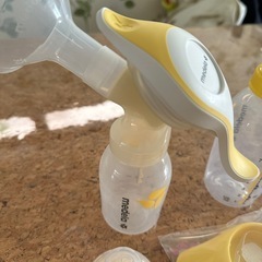 メデラ 手動搾乳器の画像