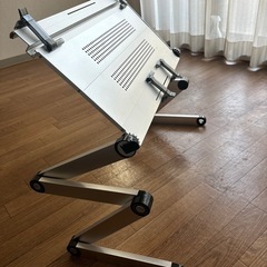 Zepan 折りたたみ式 パソコンデスクの画像