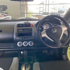 ホンダ・フィット！走行距離5万k m台！！車検2年満タン！！の画像