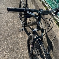 マウンテンバイク　HARO FLIGHTLINE ONE 26インチ　27段変速　の画像