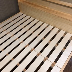 ニトリのセミダブルすのこベッドの画像