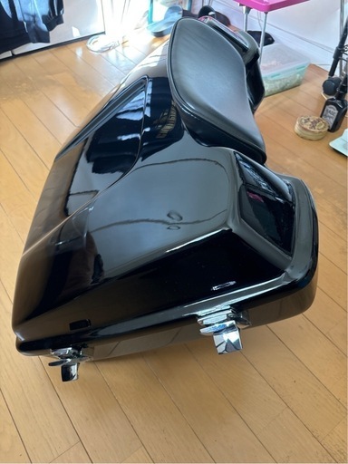 ストリートグライド　リアボックス