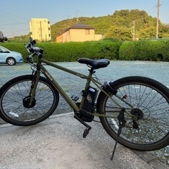 電動アシスト付きクロスバイクの画像