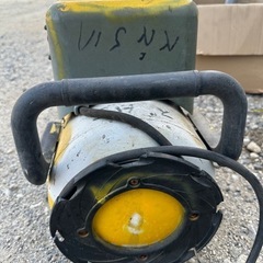 MAKITA エアコンプレッサー　AC1221の画像