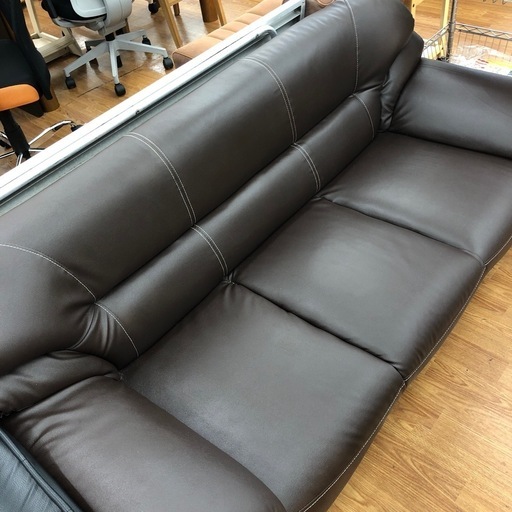 3人掛けソファー売ります‼︎