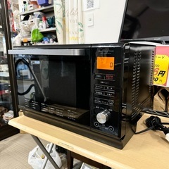 【超美品‼️】ニトリ 2019年製 25Lフラットオーブンレンジ 自動メニュー 角皿付き ブラック♪の画像