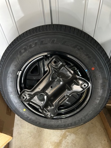 現行型ジムニースペアタイヤ未使用ブラケット付き
