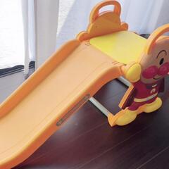 アンパンマン滑り台の画像