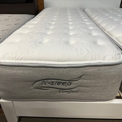 ニトリ　ダブルベッド　分割マットレスの画像
