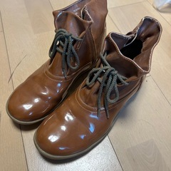 レインブーツ