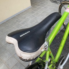 ルノー　　クロスバイク（カゴ•キーチェーン付き）の画像