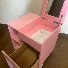 カゴ付きドレッサーテーブルの画像