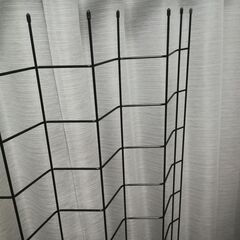 【ワイヤーネット/メッシュパネル】ブラック　高耐久　重量物も掛けられますの画像