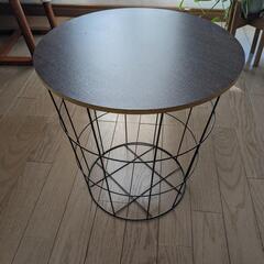 サイドテーブル