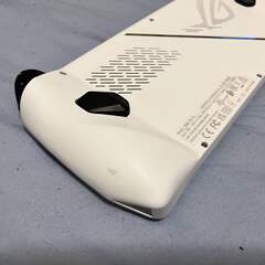 ROG Ally 付属品多数の画像