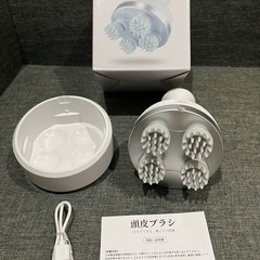 電動頭皮ブラシ ヘッドスパ 頭皮ケア 乾湿両用 3D振動 頭皮ブラシ 乾湿両用 回転方向/スピード調整可能 10分タイマー コードレス ワンボタン操作 頭皮ー顔ー体 全身使用可能 頭皮洗浄 お風呂 風呂上がり 家庭向け ギフト プレゼントの画像