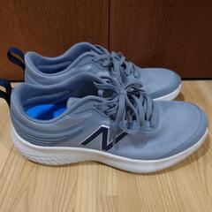 幅広4E ニューバランス ララクサ 25.0 グレーの画像