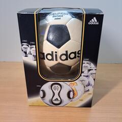 アディダス　ミニサッカーボール