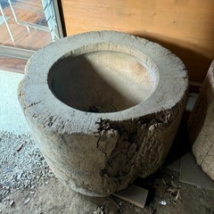 木の臼、大きくて立派です（飯能市）の画像