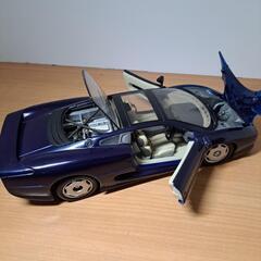 JAGUARジャガー　スケール1/18