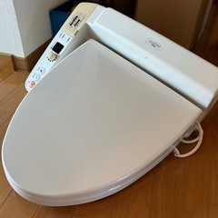 TOTO ウォシュレット 少し水漏れ有
