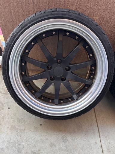 グノーシスGS1 19インチ 深リム ブラッシュド加工 オフセット+30 8.5J 9.5J