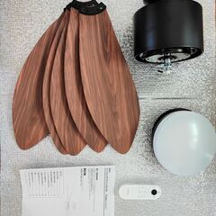 夏も冬も大活躍のシーリングファンライト ほぼ新品  ♪　値下げし...