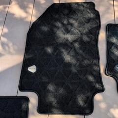 RAV4フロアマットの画像