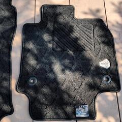 RAV4フロアマットの画像