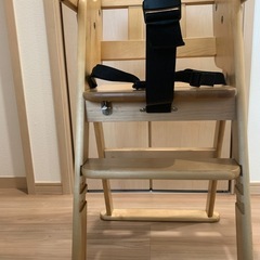赤ちゃん椅子 ベビーチェア 耐荷重約30kg テーブル＆ベルト付き　折りたたみ式 高さ調整 立ち上がり防止 天然木【ブランド名　タンスのゲン】　　　　　　　　の画像