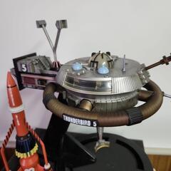 サンダーバード5号、3号の画像