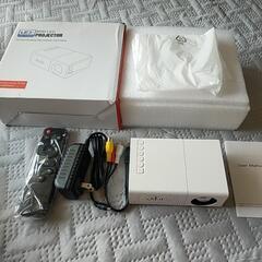 新品未使用のプロジェクターの画像