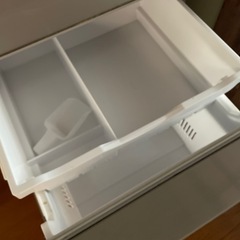 [9/7引き取り限定] HITACHI 2018年製　冷蔵庫　315Lの画像