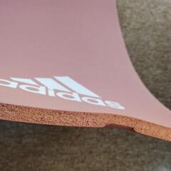 adidasアディダス ヨガマット トレーニングマット厚めの画像