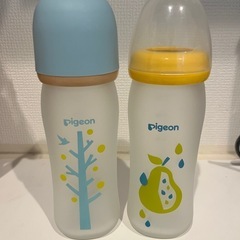 Pigeon ガラス製哺乳瓶240mlと哺乳瓶消毒（電子レンジ対応）の画像