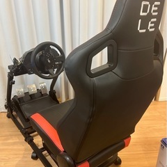 Thrustmaster T300RS GT Edition DRS-1 チェアの画像