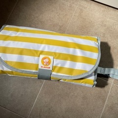 新品未使用 おしめかえ隊 おむつ替えマット の画像