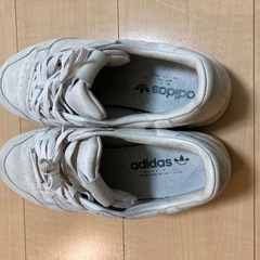 adidas　CONTINENTAL80 ベージュホワイトの画像