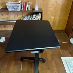 昇降式スタンディングデスク
