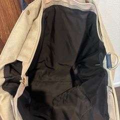 合皮大きめバッグ、肩かけ紐付きの画像