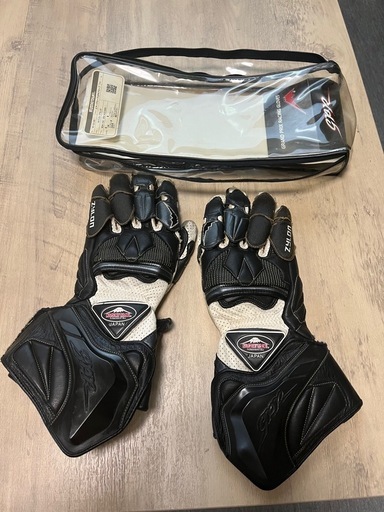 クシタニレーシンググローブ