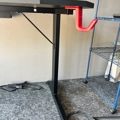 PC デスクの画像