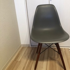 イームズ風チェアー