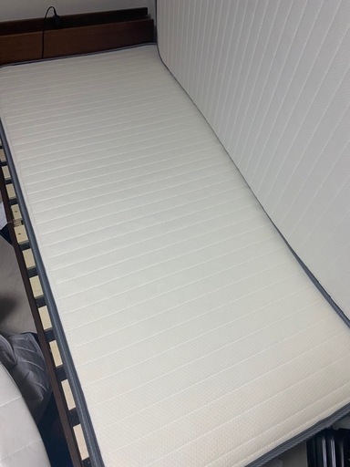 シングルベッドマットレスを売ります！