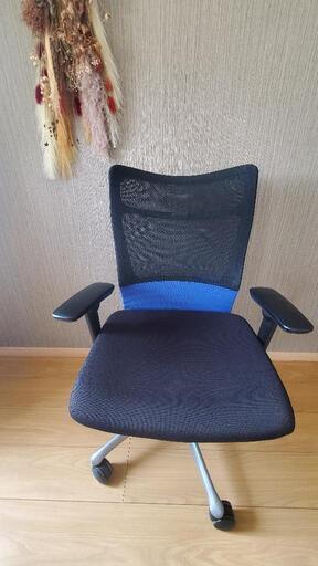 【値下げ】【美品】オカムラ フィーゴ ハイバック 青黒　メッシュ可動肘