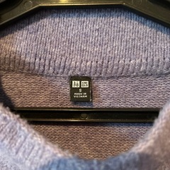 UNIQLO ユニクロ　長袖 トップス 藍色ニットセーターの画像