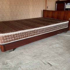 セミダブルベッド　2人用　マットレス　フレームの画像