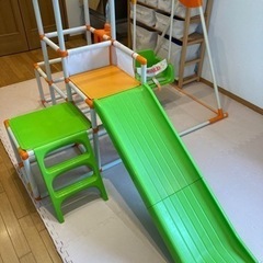 おりたたみ式すべり台付き室内ジャングルジムの画像
